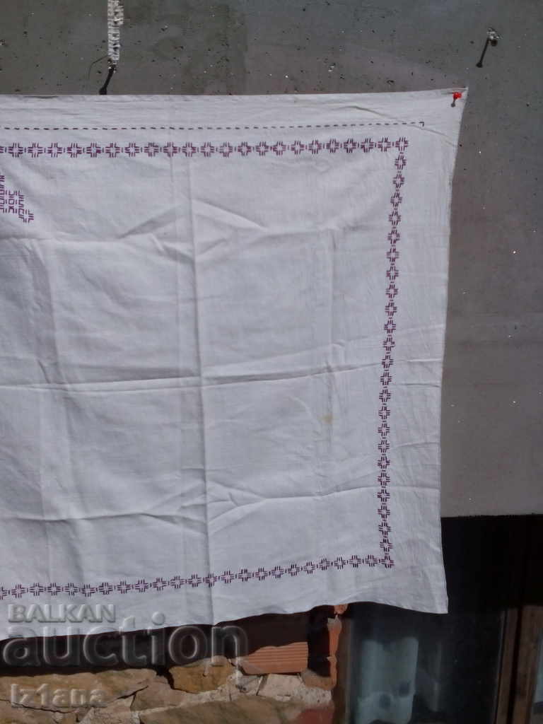 Доставка на Стара бродирана покривка Доставка на Стара бродирана покривка