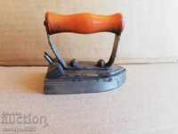 Old electric iron MINYON 30s of the 20th century