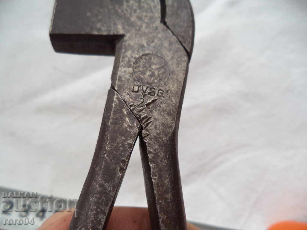 Auction OLD OVERSEAS CUTTERS - DVSG 2 - WW II - EXCELLENT Auction OLD OVERSEAS CUTTERS - DVSG 2 - WW II - EXCELLENT
