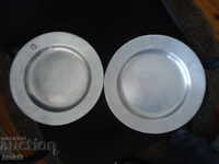 TWO OLD METAL LARGE PLATES AMERICAN FOR COLLECTION USA