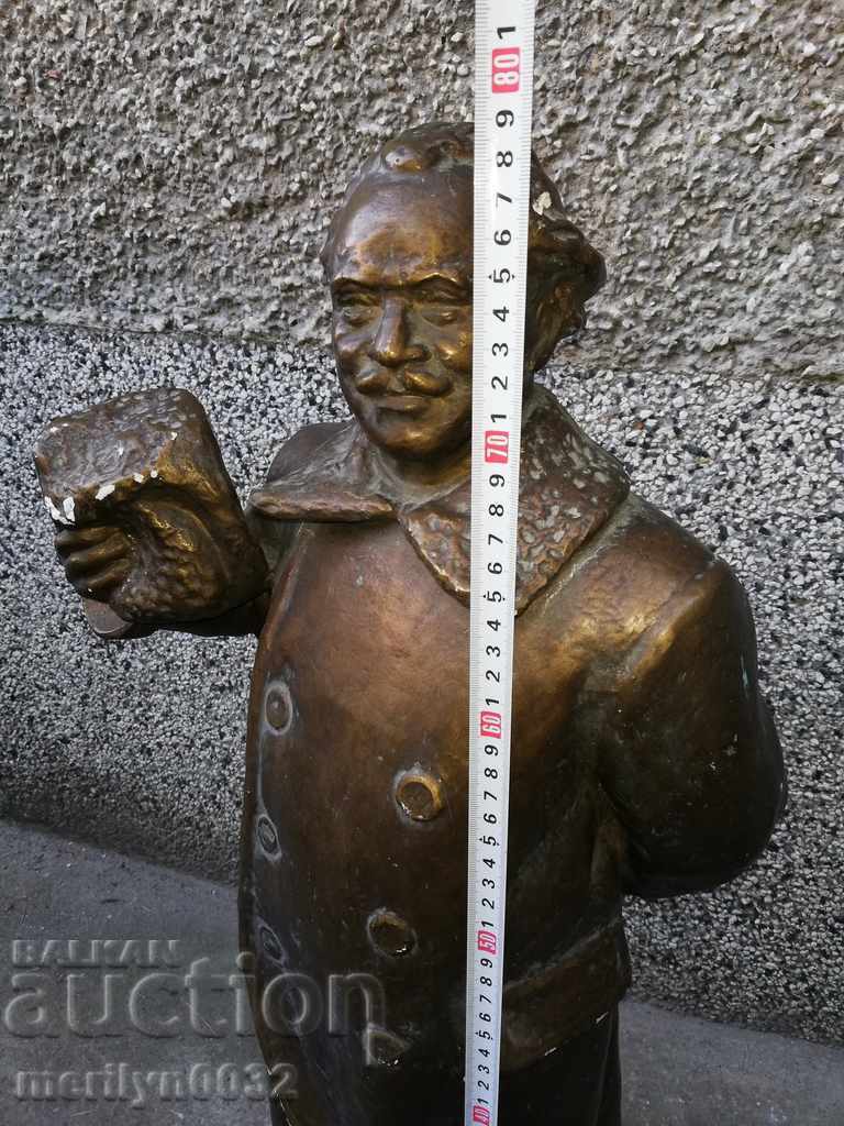 Delivery of Statue of author figure Georgi Dimitrov sculpture GIPS Delivery of Statue of author figure Georgi Dimitrov sculpture GIPS