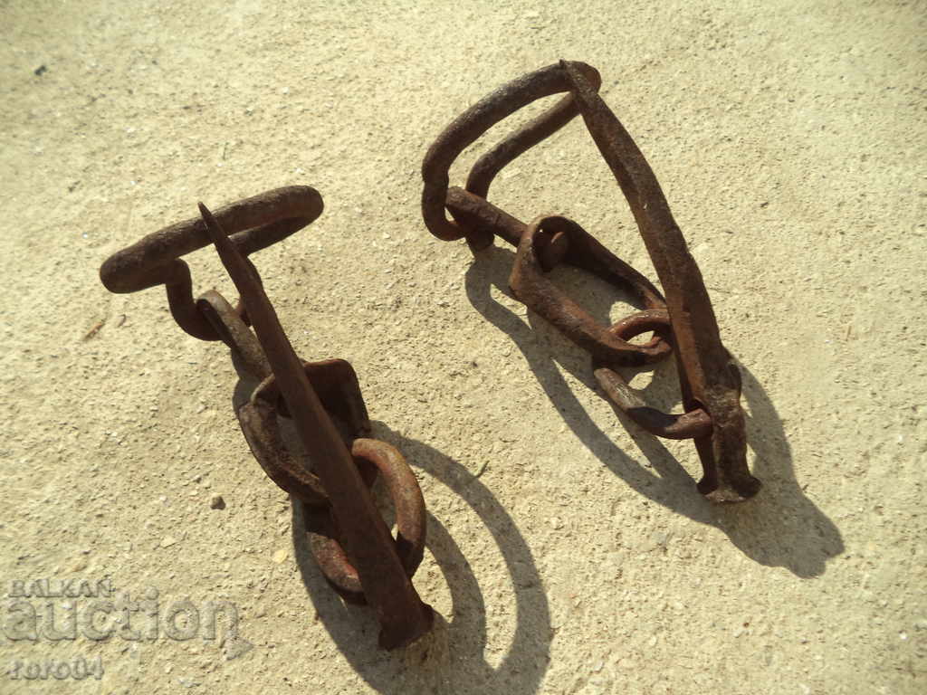 OLD HANGING FOOTWEAR CRAWLS - 2 PIECES - 6 OLD HANGING FOOTWEAR CRAWLS - 2 PIECES - 6