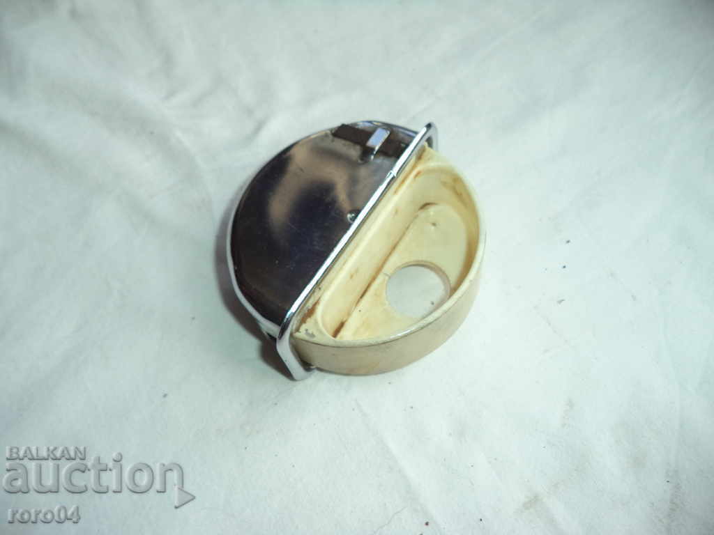 NICKELED ASHTRAY / STAND FROM RETRO CAR with price 22.50 BGN | € 11.50 NICKELED ASHTRAY / STAND FROM RETRO CAR with price 22.50 BGN | € 11.50