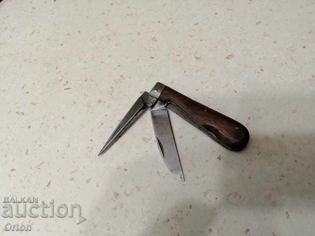 Ένα παλιό μαχαίρι τσέπης συλλέκτη με τιμή 80.00 BGN | € 40.90