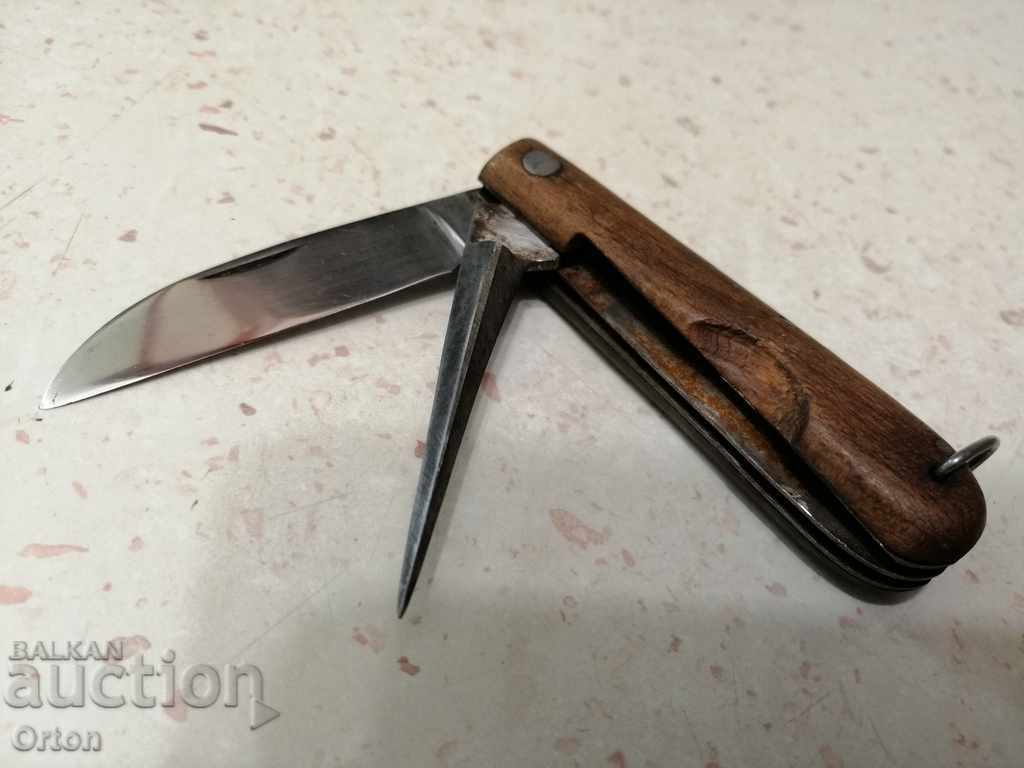 Ένα παλιό μαχαίρι τσέπης συλλέκτη με τιμή 80.00 BGN | € 40.90 Ένα παλιό μαχαίρι τσέπης συλλέκτη με τιμή 80.00 BGN | € 40.90