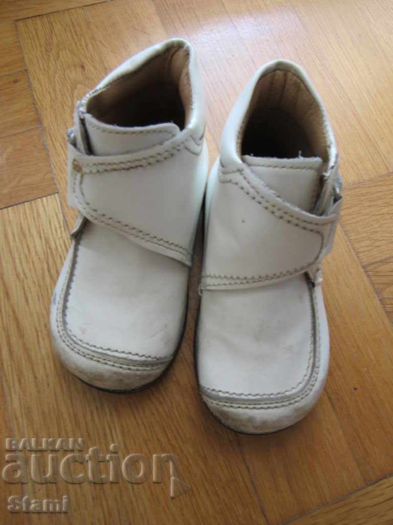 Бебешки кожени обувки за прохождане номер 20
