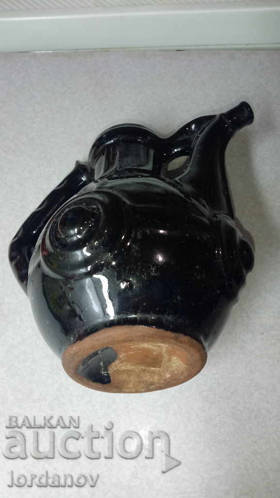 Old pitcher - Crown - 7 Old pitcher - Crown - 7