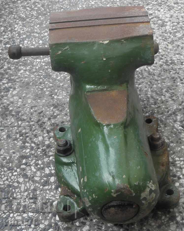 LARGE VICE-VERY PRESERVED - 5