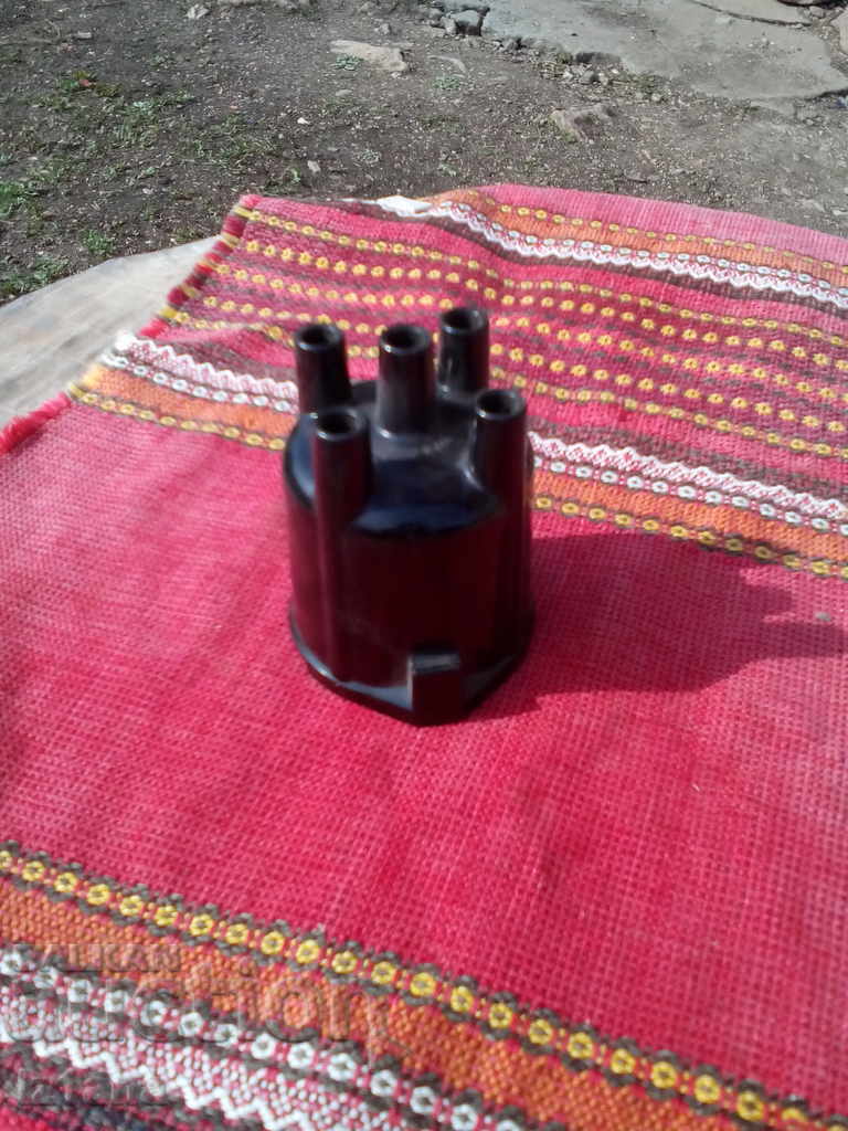 Old distributor cap Old distributor cap