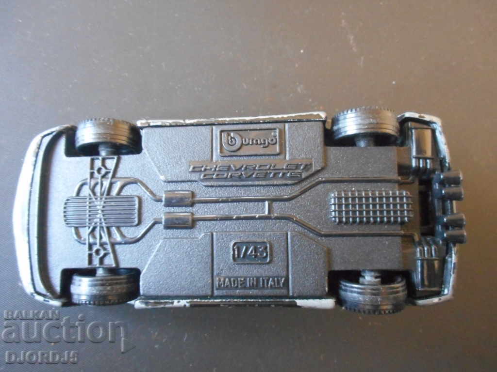 Auction CHEVROLET CORWETTE, metal pedestal Auction CHEVROLET CORWETTE, metal pedestal