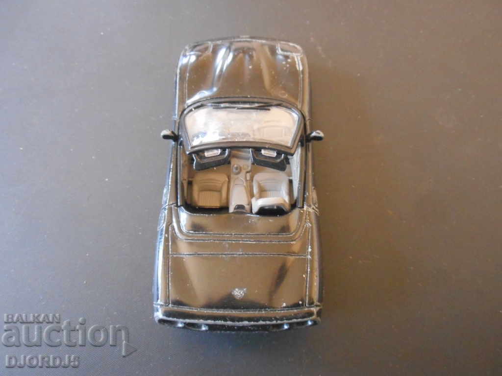 CHEVROLET CORWETTE, metal pedestal - 5 CHEVROLET CORWETTE, metal pedestal - 5