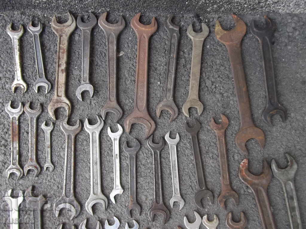 Παρτίδα 48 τμχ. κλειδιά με τιμή 75.00 BGN | € 38.35