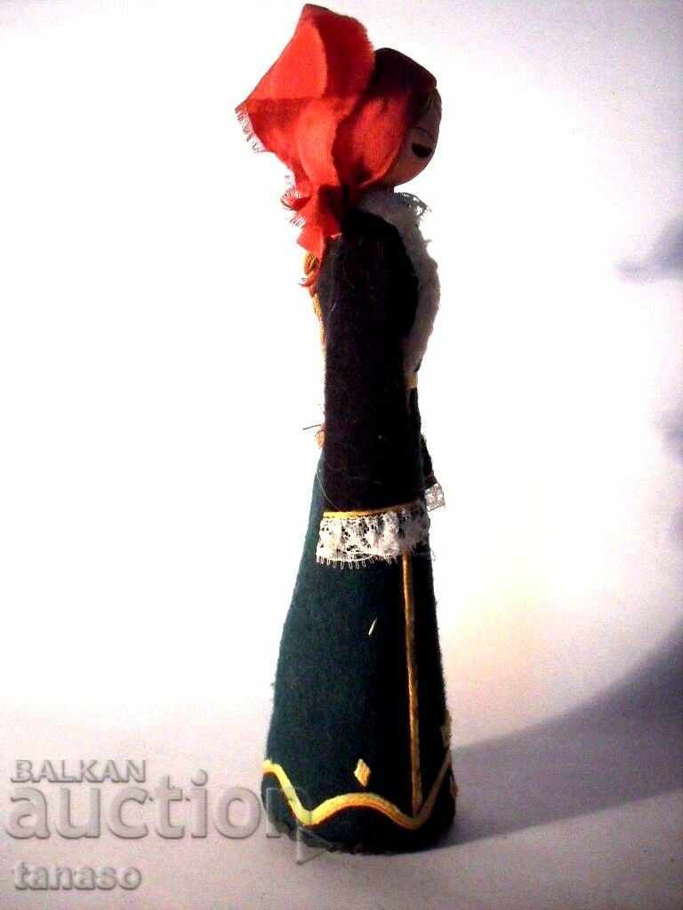 Δημοπρασία Παλιά βουλγαρική λαϊκή κούκλα Δημοπρασία Παλιά βουλγαρική λαϊκή κούκλα