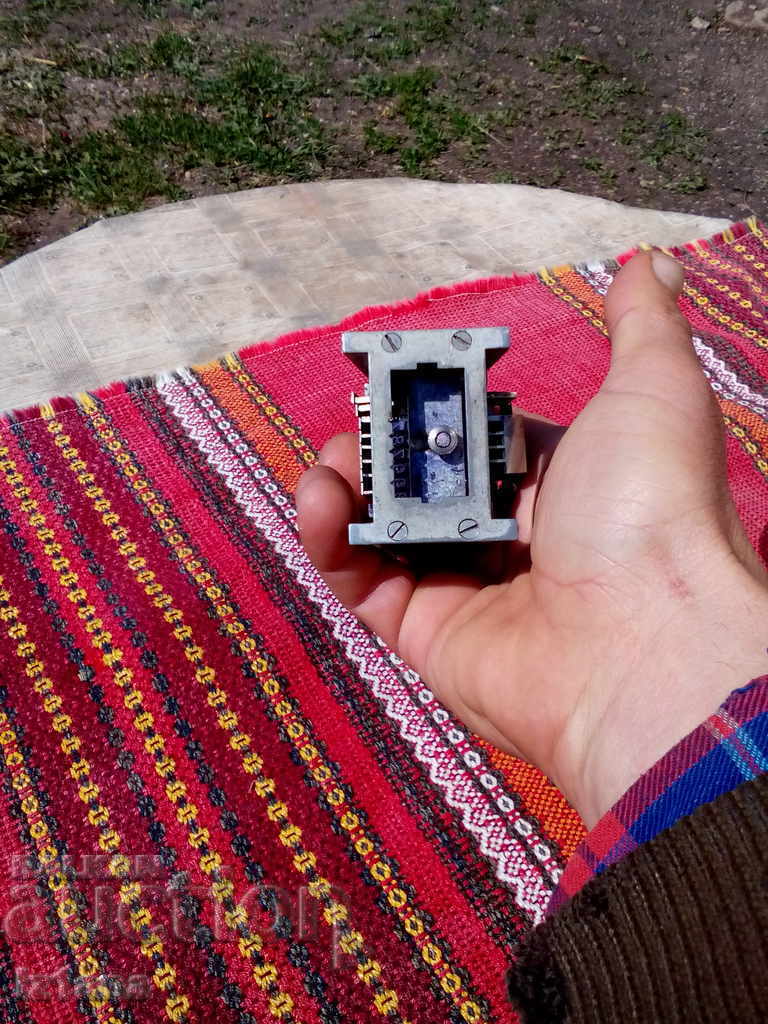 Old seal - 6 Old seal - 6