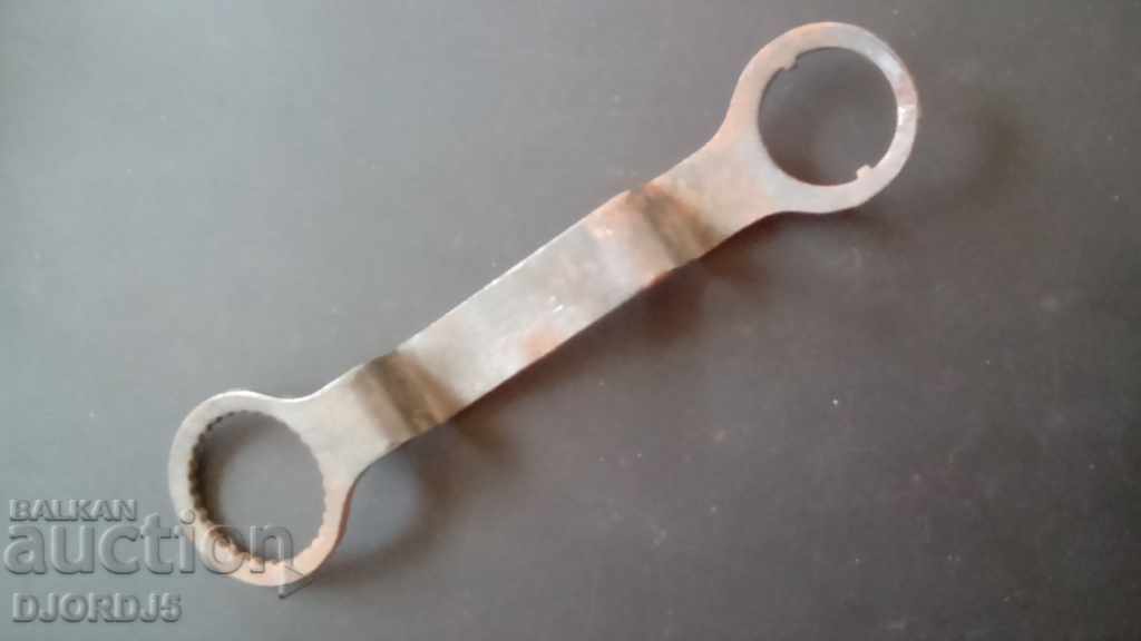 Old specialized key - 5