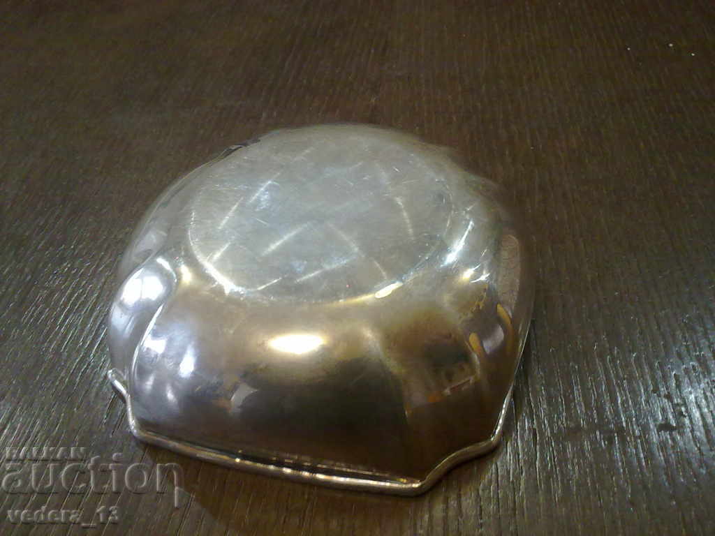 Delivery of old silver bowl Delivery of old silver bowl
