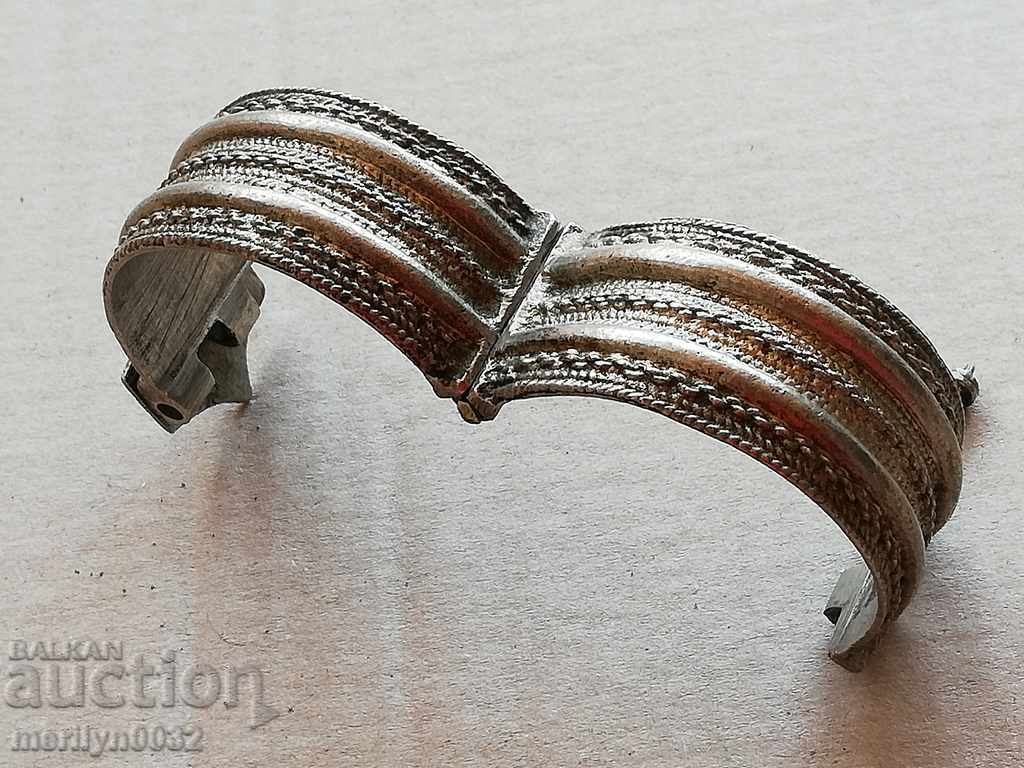 Auction Renaissance silver bracelet, jewelry, jewelry, necklace, ring Auction Renaissance silver bracelet, jewelry, jewelry, necklace, ring