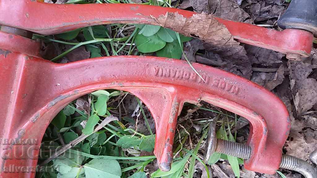 vintage metal grinder for tomato milling - 5 vintage metal grinder for tomato milling - 5