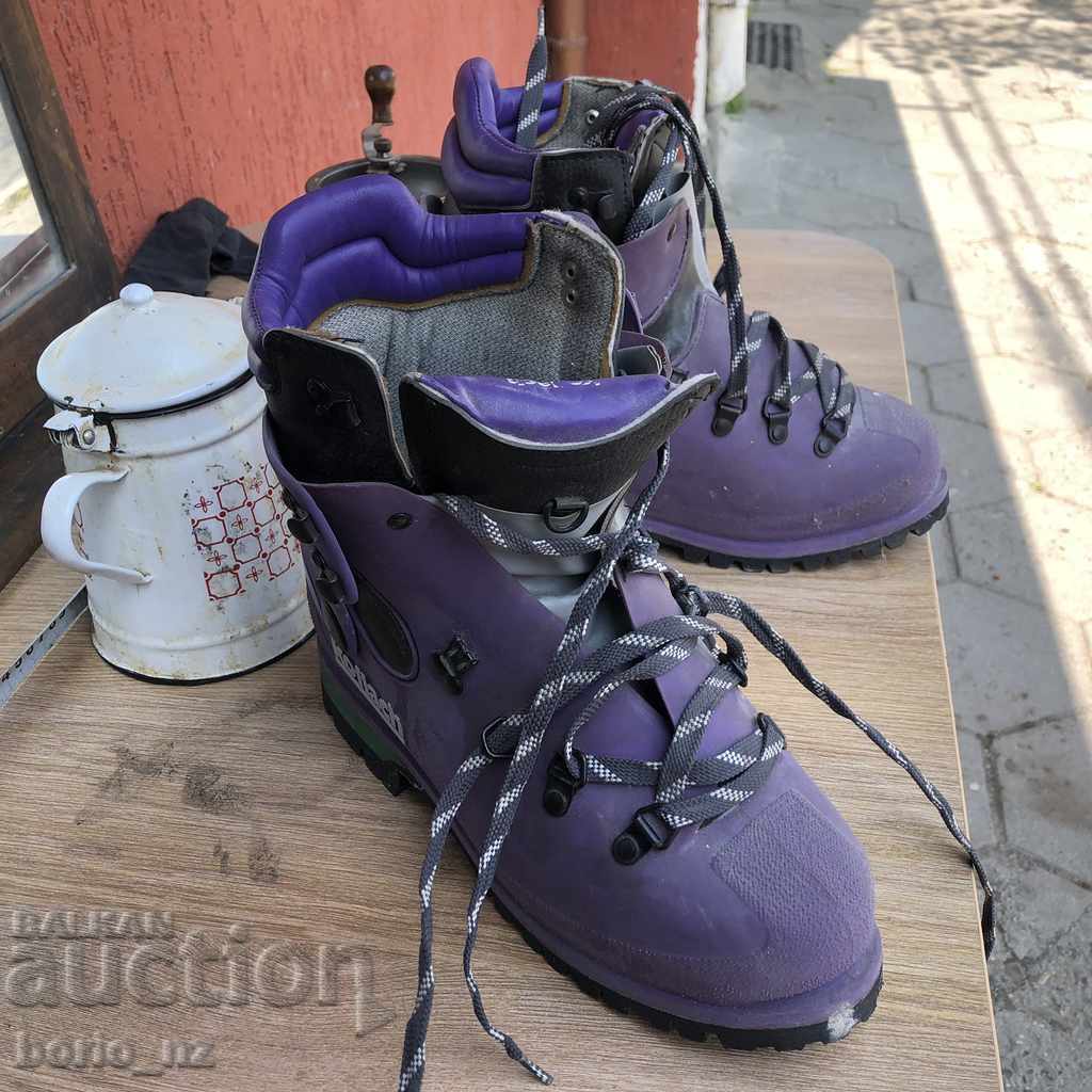 9857. WOMEN SHOES BOTS BOOTSHI 38 number with special front with price 55.00 BGN | € 28.12