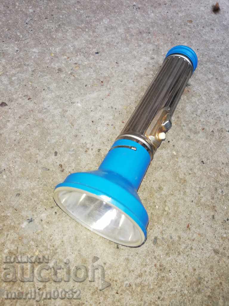 German flashlight flashlight flashlight from the time of the GDR with price 39.00 BGN | € 19.94 German flashlight flashlight flashlight from the time of the GDR with price 39.00 BGN | € 19.94