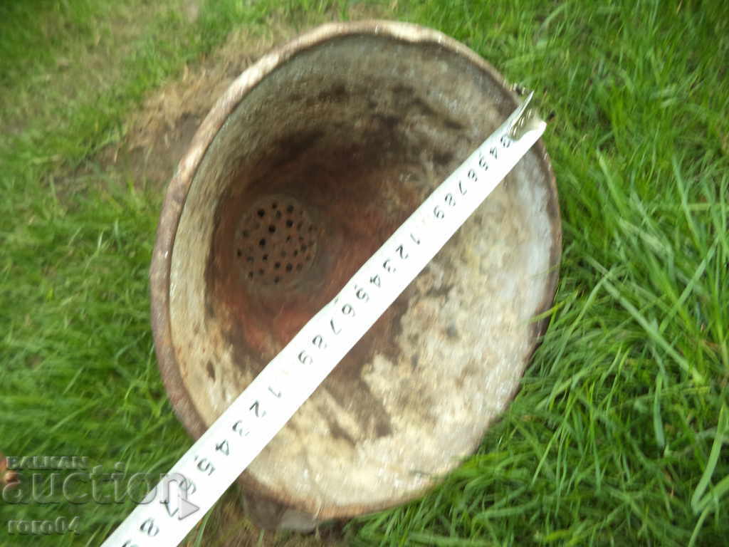 Auction OLIVE LAMARIAN FUNNY WITH CANDLE - OVERRIDE Auction OLIVE LAMARIAN FUNNY WITH CANDLE - OVERRIDE