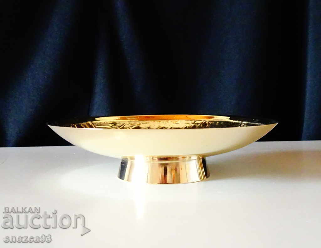 Auction Tall bronze bowl with wild ducks, hunting scene Auction Tall bronze bowl with wild ducks, hunting scene