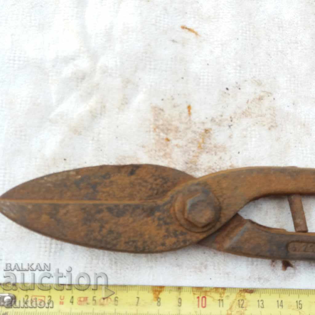 OLD HARNESS FOR LAMARINE CUTTING with price 4.99 BGN | € 2.55