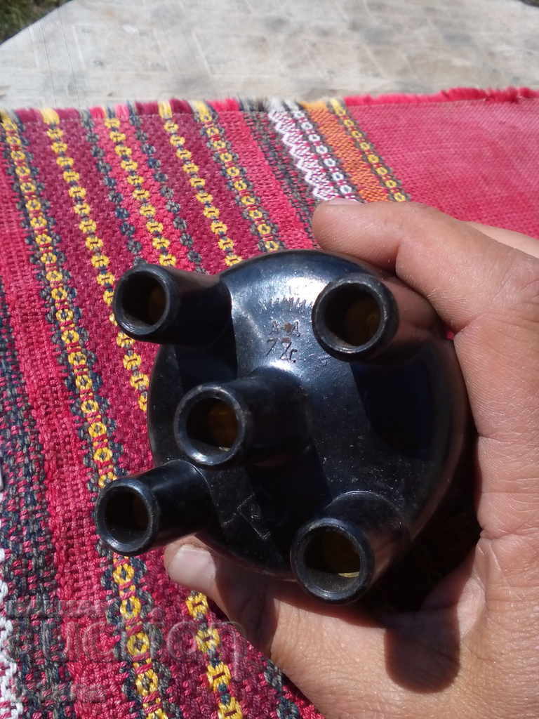 Livrarea Capac de distribuitor vechi Lada Livrarea Capac de distribuitor vechi Lada