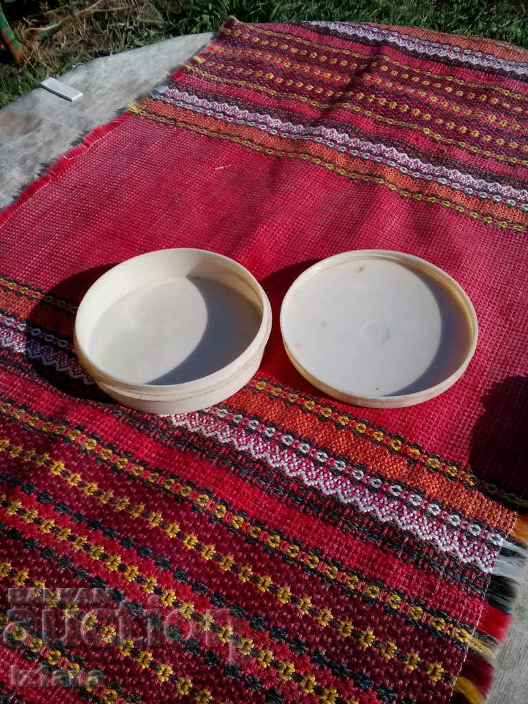 Delivery of Old box, small box of Drops candies Delivery of Old box, small box of Drops candies