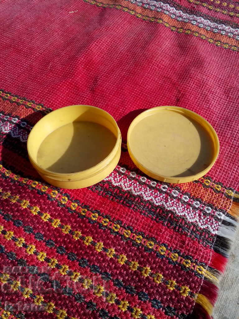 Delivery of Old box, small box of Menthol Drops candies