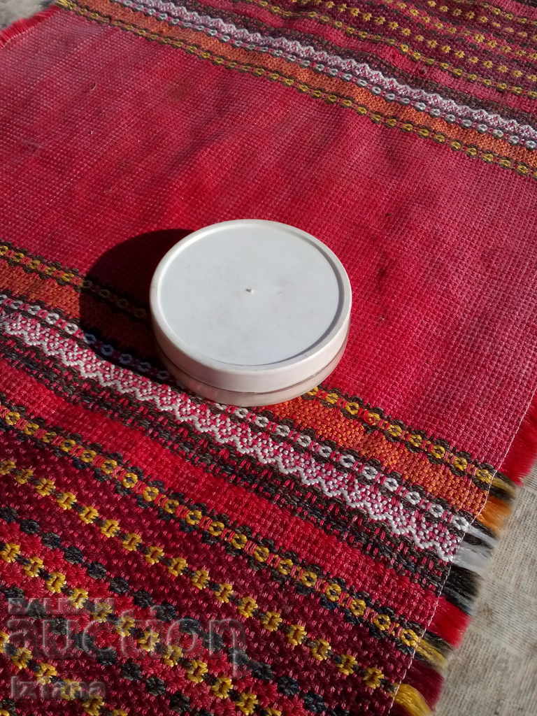 Auction Old box of office paper clips Auction Old box of office paper clips