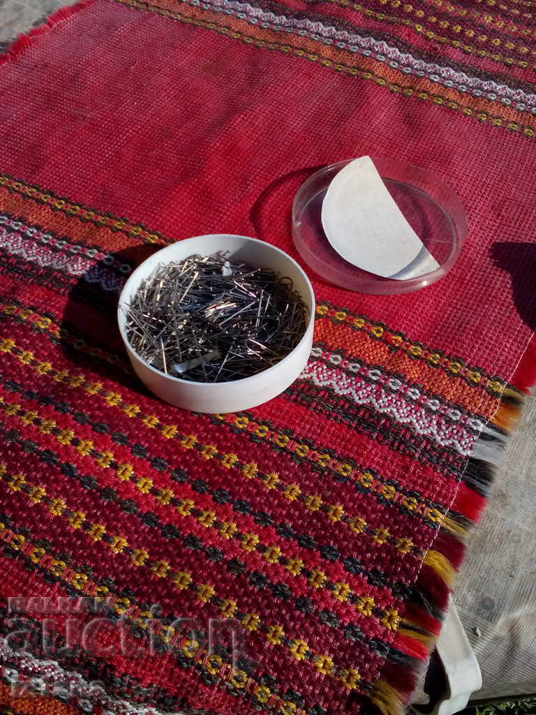 Old box of office paper clips - 5 Old box of office paper clips - 5