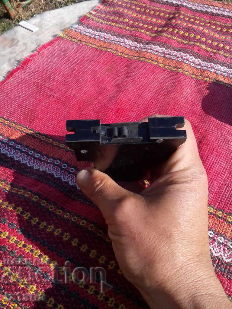 Delivery of Old automatic circuit breaker Delivery of Old automatic circuit breaker