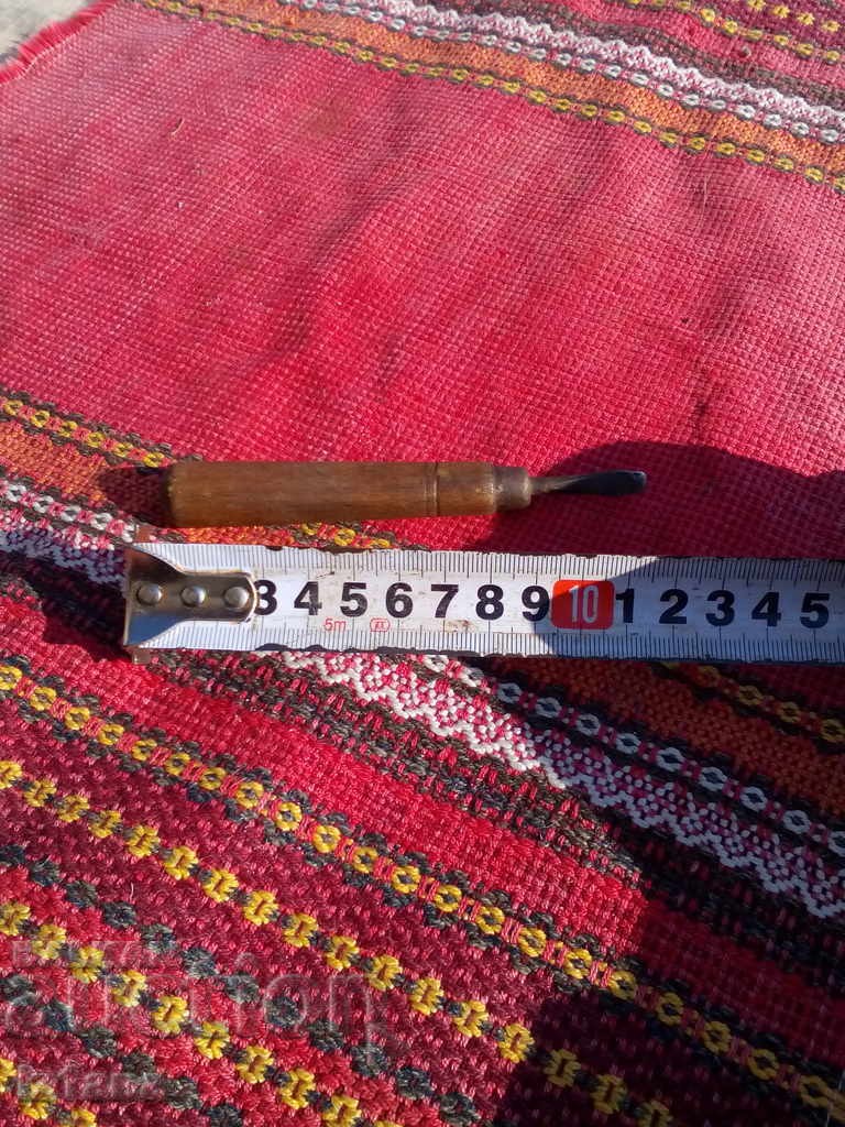 Antique screwdriver with price 6.00 BGN | € 3.07 Antique screwdriver with price 6.00 BGN | € 3.07