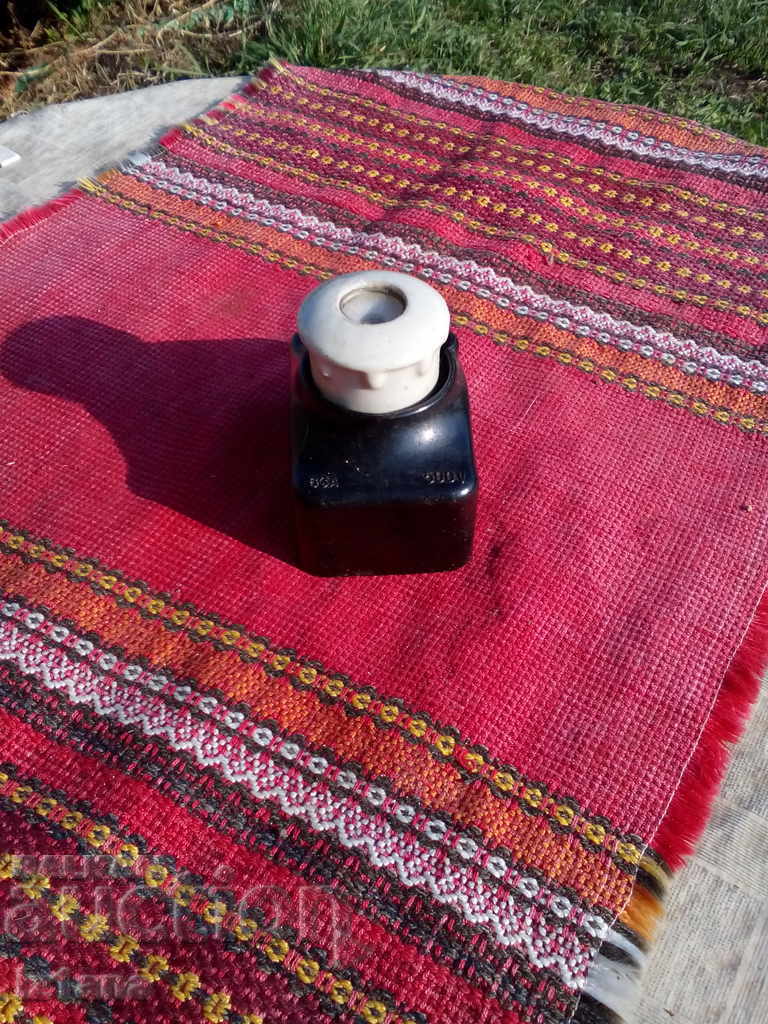 Old fuse holder with price 7.00 BGN | € 3.58 Old fuse holder with price 7.00 BGN | € 3.58