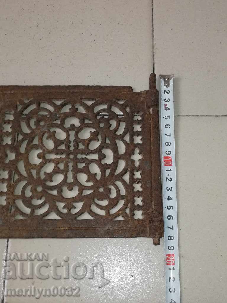 Auction Grill a door embossed cast iron on a masonry stove fireplace jam Auction Grill a door embossed cast iron on a masonry stove fireplace jam