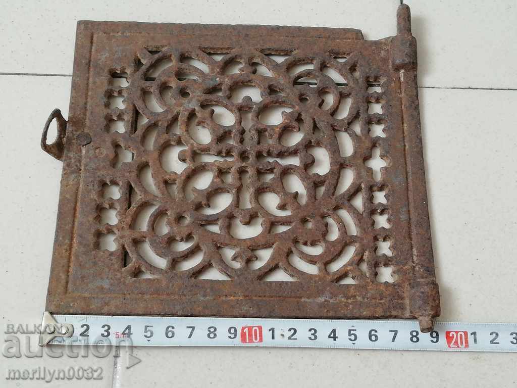 Παράδοση Σχάρα πορτάκι ανάγλυφο χυτοσίδηρο σε χτιστή σόμπα τζάκι τζαμάλ Παράδοση Σχάρα πορτάκι ανάγλυφο χυτοσίδηρο σε χτιστή σόμπα τζάκι τζαμάλ