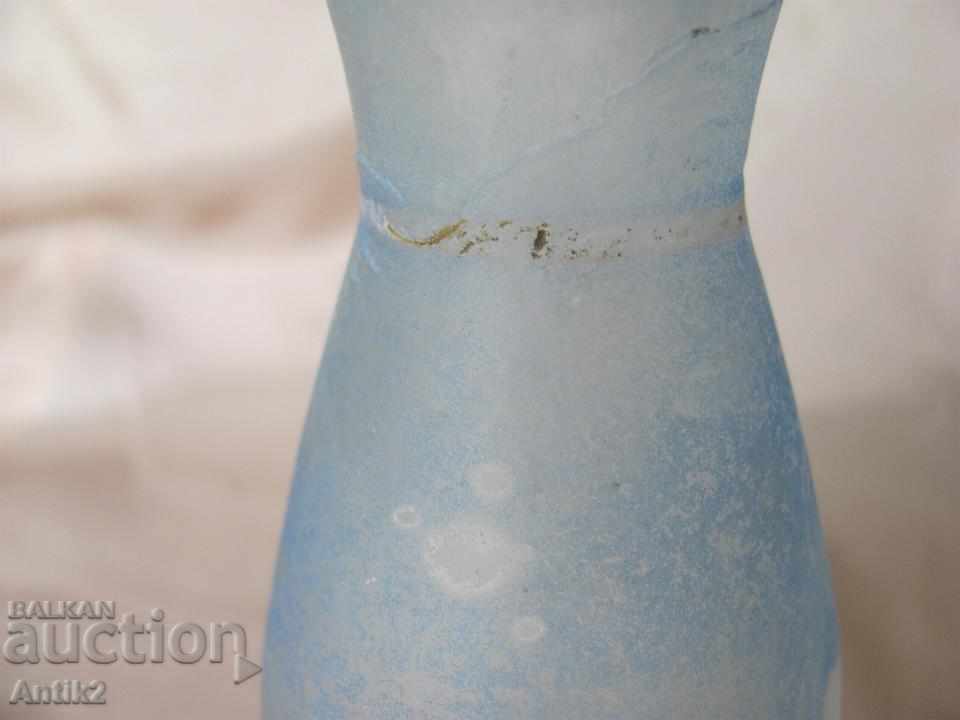 1750 year old Hand made Vase blue with gilded with price 330.00 BGN | € 168.73 1750 year old Hand made Vase blue with gilded with price 330.00 BGN | € 168.73