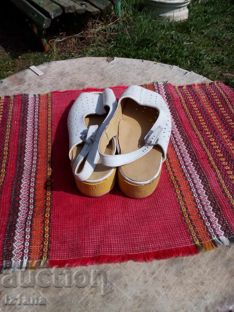 Auction Old medical sandals, slippers, shoes Auction Old medical sandals, slippers, shoes