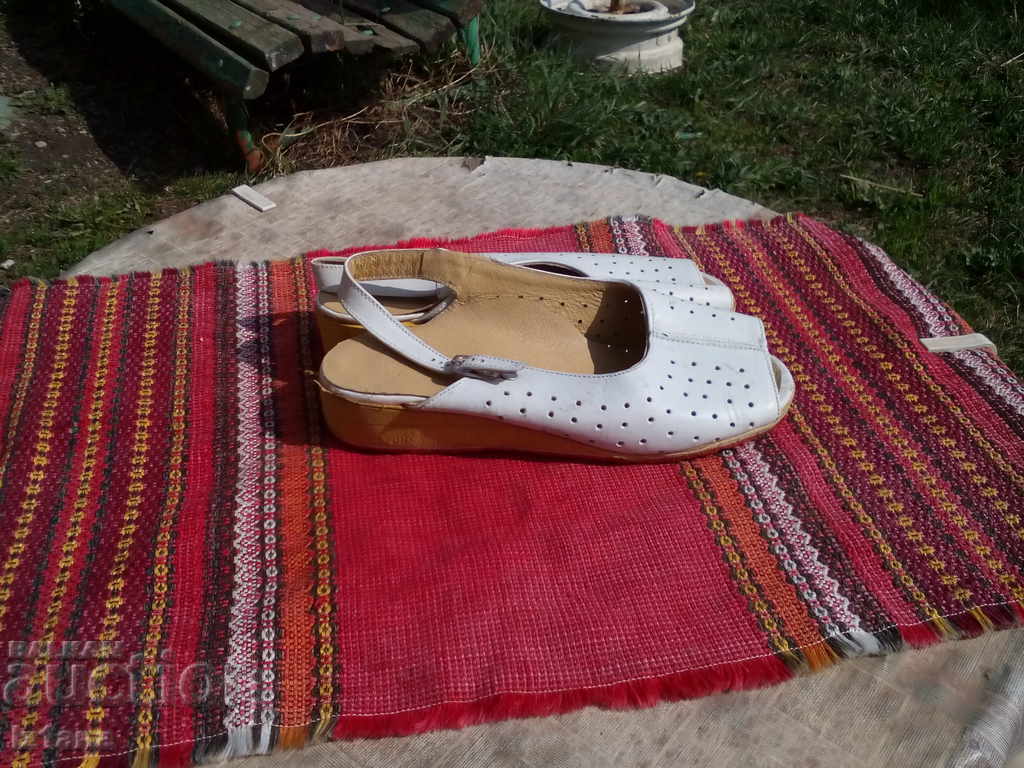 Delivery of Old medical sandals, slippers, shoes Delivery of Old medical sandals, slippers, shoes