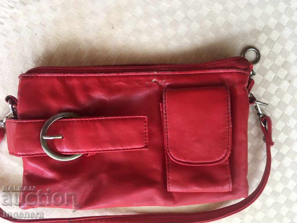 GEANTĂ DE DAMĂ PORTMONEU cu preț 4.00 BGN | € 2.05