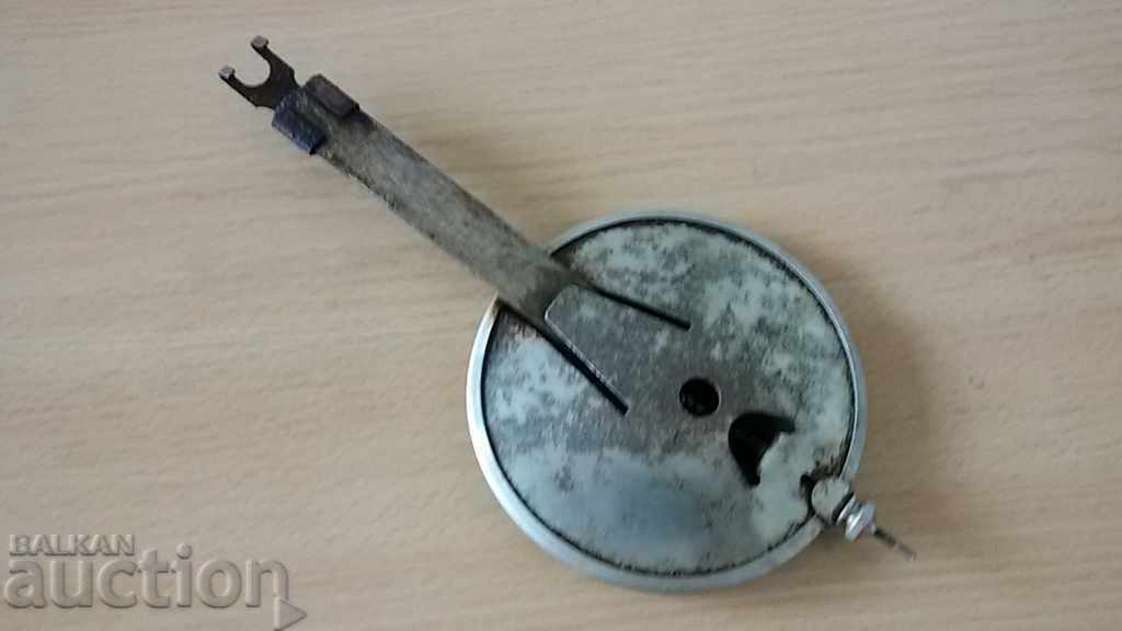 εκκρεμές για ένα παλιό ρολόι τοίχου με τιμή 31.00 BGN | € 15.85 εκκρεμές για ένα παλιό ρολόι τοίχου με τιμή 31.00 BGN | € 15.85