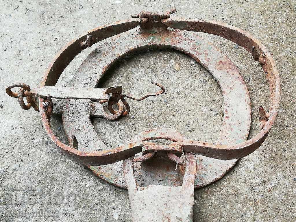 Hand forged wrought iron trap - 7 Hand forged wrought iron trap - 7