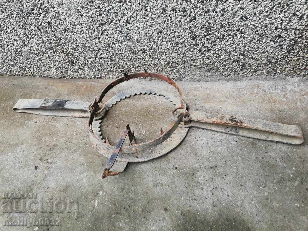 Old hand forged trap with wrought iron spikes - 5 Old hand forged trap with wrought iron spikes - 5