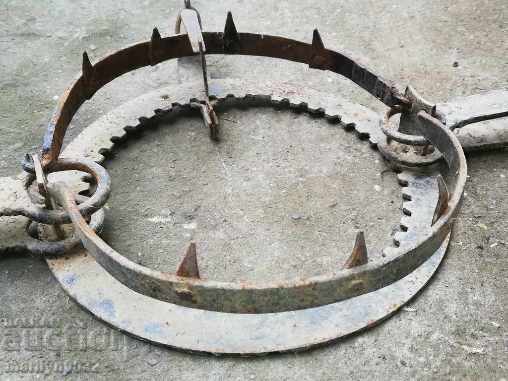 Old hand forged trap with wrought iron spikes - 6 Old hand forged trap with wrought iron spikes - 6