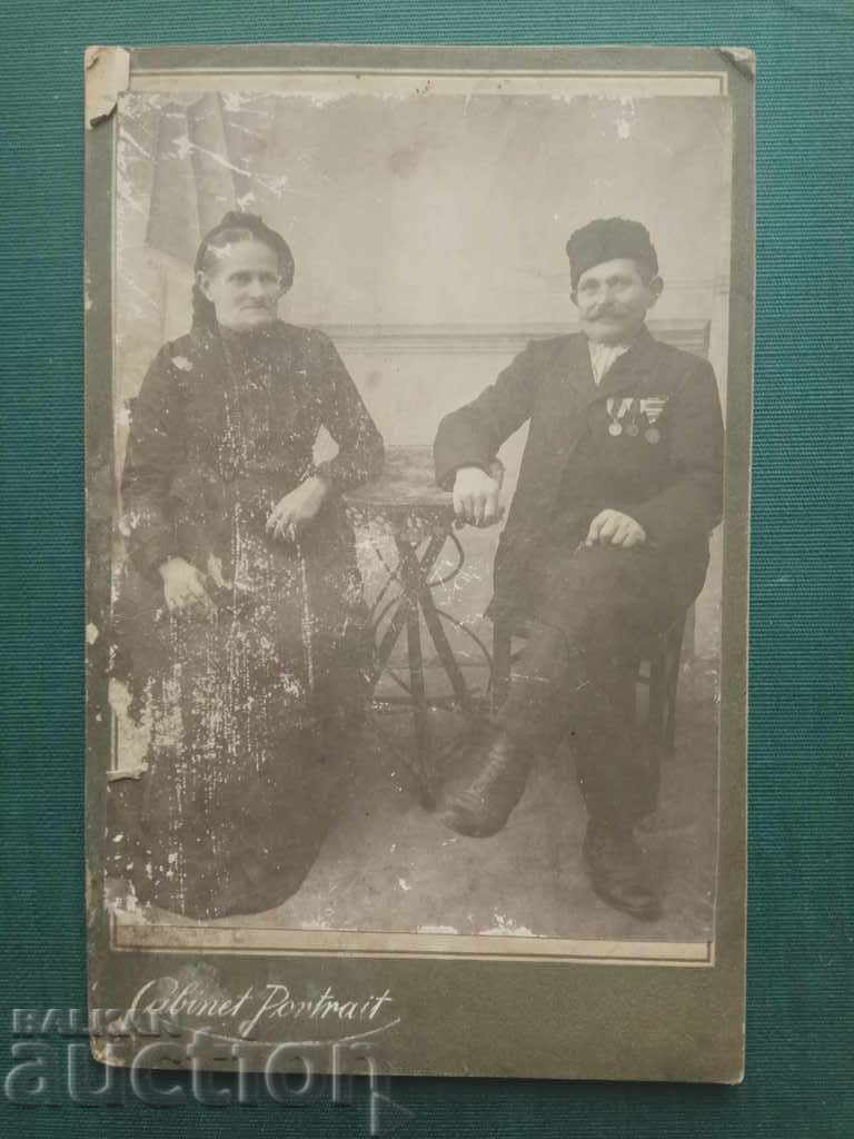 Veteran with Cabinet medals Veteran with Cabinet medals