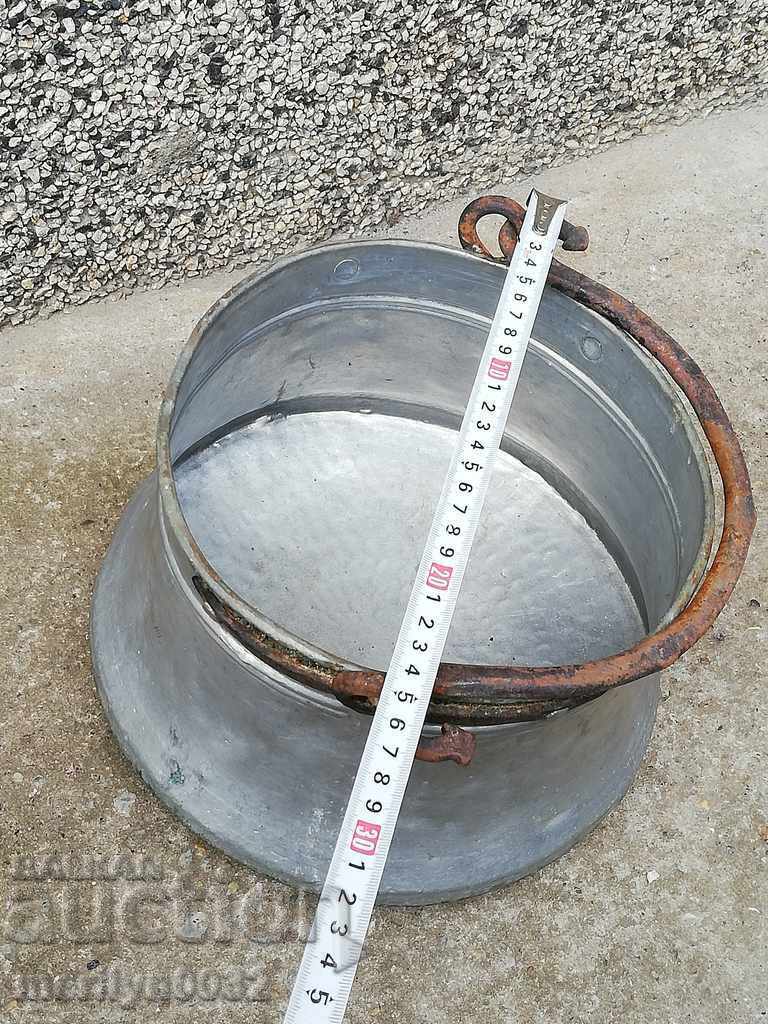 An old copper boiler, a pot, a malt, a baker - 5 An old copper boiler, a pot, a malt, a baker - 5