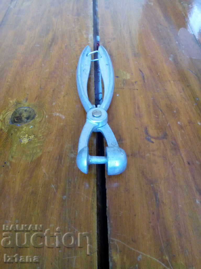 Εργαλείο για την εξαγωγή των λίθων με τιμή 15.00 BGN | € 7.67 Εργαλείο για την εξαγωγή των λίθων με τιμή 15.00 BGN | € 7.67