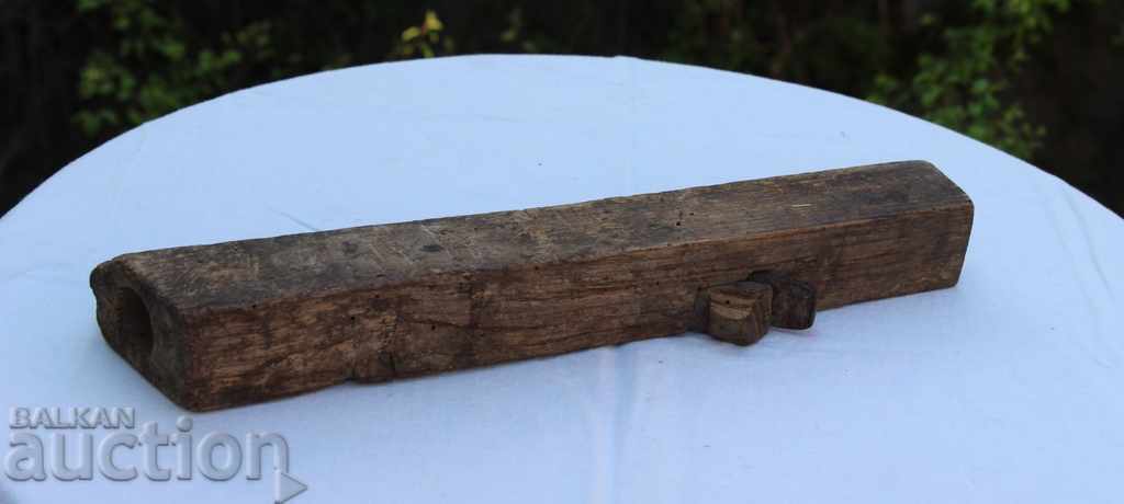 Delivery of OLIVE WOOD RENDE TOOL WOODWORK