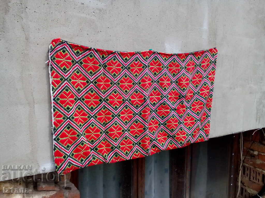 Auction An old hacker, wall cover Auction An old hacker, wall cover